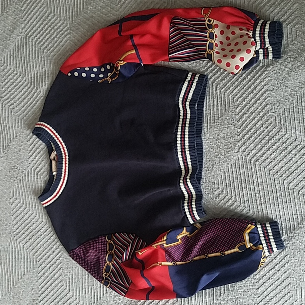 Rinascimento made in Italy cropped sporty chic top sweatshirt w/ Silky Sleeves